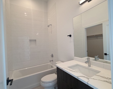 1320 S Ashland Avenue - Photo Thumbnail 14