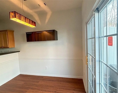1493 Ashley Way - Photo Thumbnail 6