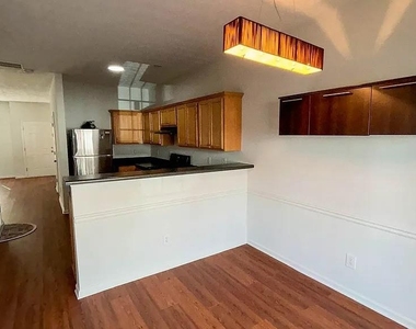 1493 Ashley Way - Photo Thumbnail 1
