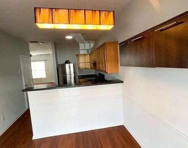 1493 Ashley Way - Photo Thumbnail 5