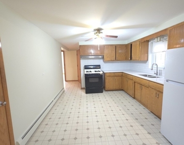 3707 Clarence Avenue - Photo Thumbnail 5