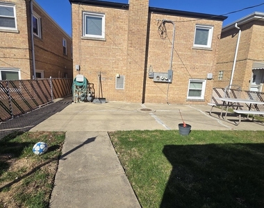 3707 Clarence Avenue - Photo Thumbnail 11