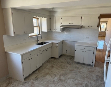 5556 N Central Avenue - Photo Thumbnail 5