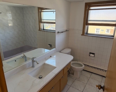 5556 N Central Avenue - Photo Thumbnail 4