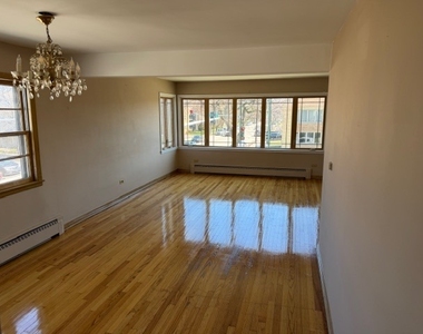 5556 N Central Avenue - Photo Thumbnail 7