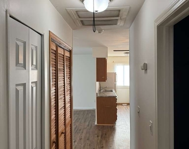 1485 Quaker Lane - Photo Thumbnail 5