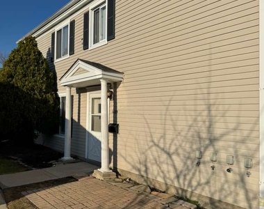 1485 Quaker Lane - Photo Thumbnail 1