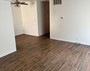 1485 Quaker Lane - Photo Thumbnail 9