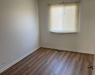 1485 Quaker Lane - Photo Thumbnail 8