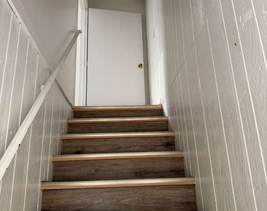 1485 Quaker Lane - Photo Thumbnail 3