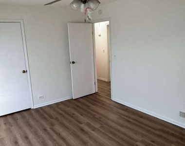 1485 Quaker Lane - Photo Thumbnail 13