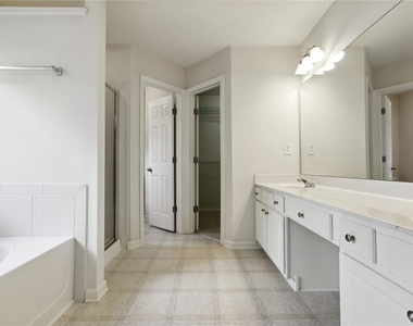 3033 Hartright Bend Court - Photo Thumbnail 17