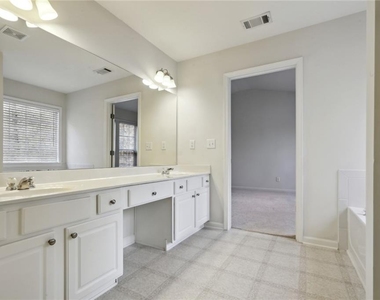 3033 Hartright Bend Court - Photo Thumbnail 18
