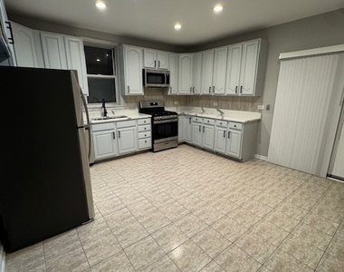 6412 S Greenwood Avenue - Photo Thumbnail 3