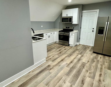 2713 W Gladys Avenue - Photo Thumbnail 2