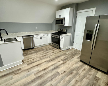 2713 W Gladys Avenue - Photo Thumbnail 12