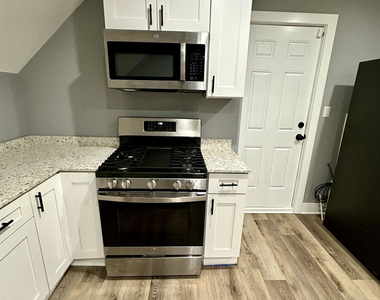 2713 W Gladys Avenue - Photo Thumbnail 5