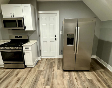 2713 W Gladys Avenue - Photo Thumbnail 7