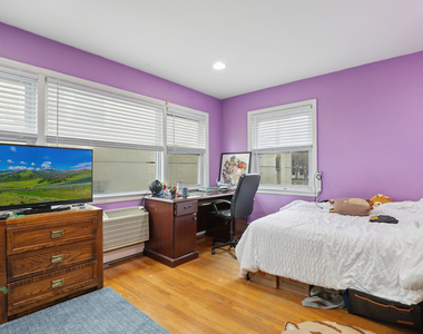 2147 Ridge Avenue - Photo Thumbnail 16