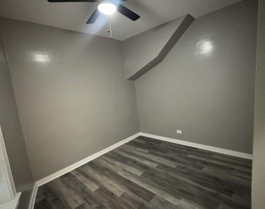 6601 S Langley Avenue - Photo Thumbnail 7