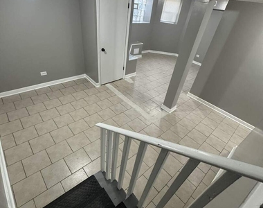 6601 S Langley Avenue - Photo Thumbnail 5