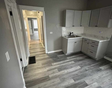 6601 S Langley Avenue - Photo Thumbnail 3