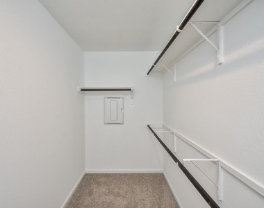 1427 Central Heights Drive - Photo Thumbnail 22