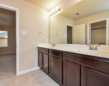 1427 Central Heights Drive - Photo Thumbnail 20