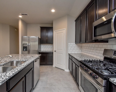 1427 Central Heights Drive - Photo Thumbnail 11