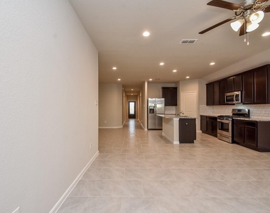 1427 Central Heights Drive - Photo Thumbnail 6