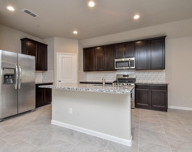 1427 Central Heights Drive - Photo Thumbnail 12