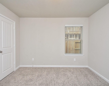 1427 Central Heights Drive - Photo Thumbnail 25