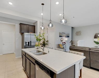 4510 Red Yucca Drive - Photo Thumbnail 6
