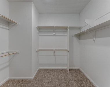 4510 Red Yucca Drive - Photo Thumbnail 12