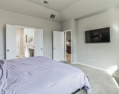 4510 Red Yucca Drive - Photo Thumbnail 11