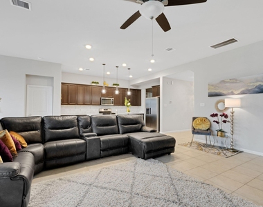4510 Red Yucca Drive - Photo Thumbnail 8