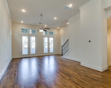 2010 Beall Street - Photo Thumbnail 11