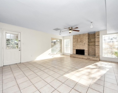 15614 Barbarossa Drive - Photo Thumbnail 7
