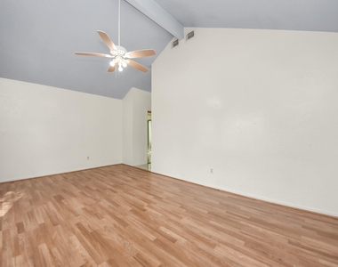 15614 Barbarossa Drive - Photo Thumbnail 24
