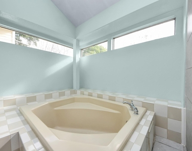15614 Barbarossa Drive - Photo Thumbnail 30