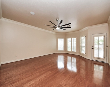 14207 Jade Cove Drive - Photo Thumbnail 10