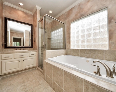 14207 Jade Cove Drive - Photo Thumbnail 13