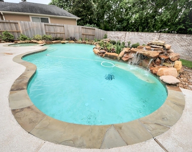 14207 Jade Cove Drive - Photo Thumbnail 28