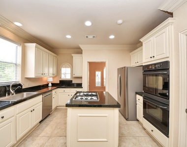 14207 Jade Cove Drive - Photo Thumbnail 7