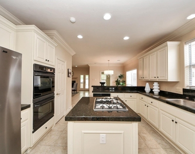 14207 Jade Cove Drive - Photo Thumbnail 6