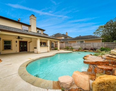 14207 Jade Cove Drive - Photo Thumbnail 27