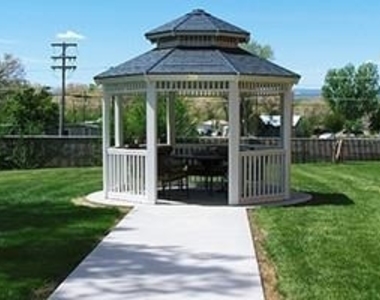 227 N Ute Ave - Photo Thumbnail 3