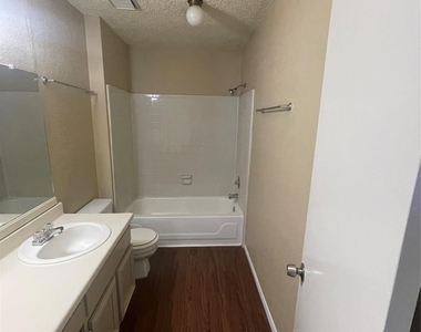 2216 Millstone Dr Drive - Photo Thumbnail 5