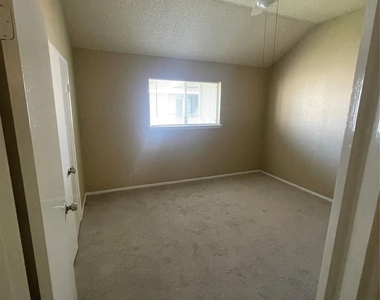 2216 Millstone Dr Drive - Photo Thumbnail 4