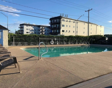 933 Ocean - Photo Thumbnail 3